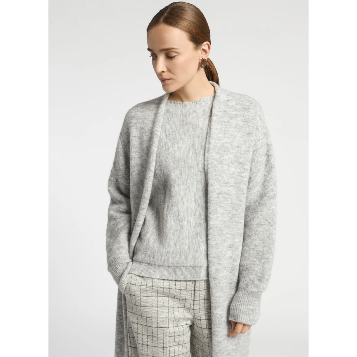 lange_gilet_van_alpacawol_10.webp DAMES Xandres Lange gilet van alpacawol