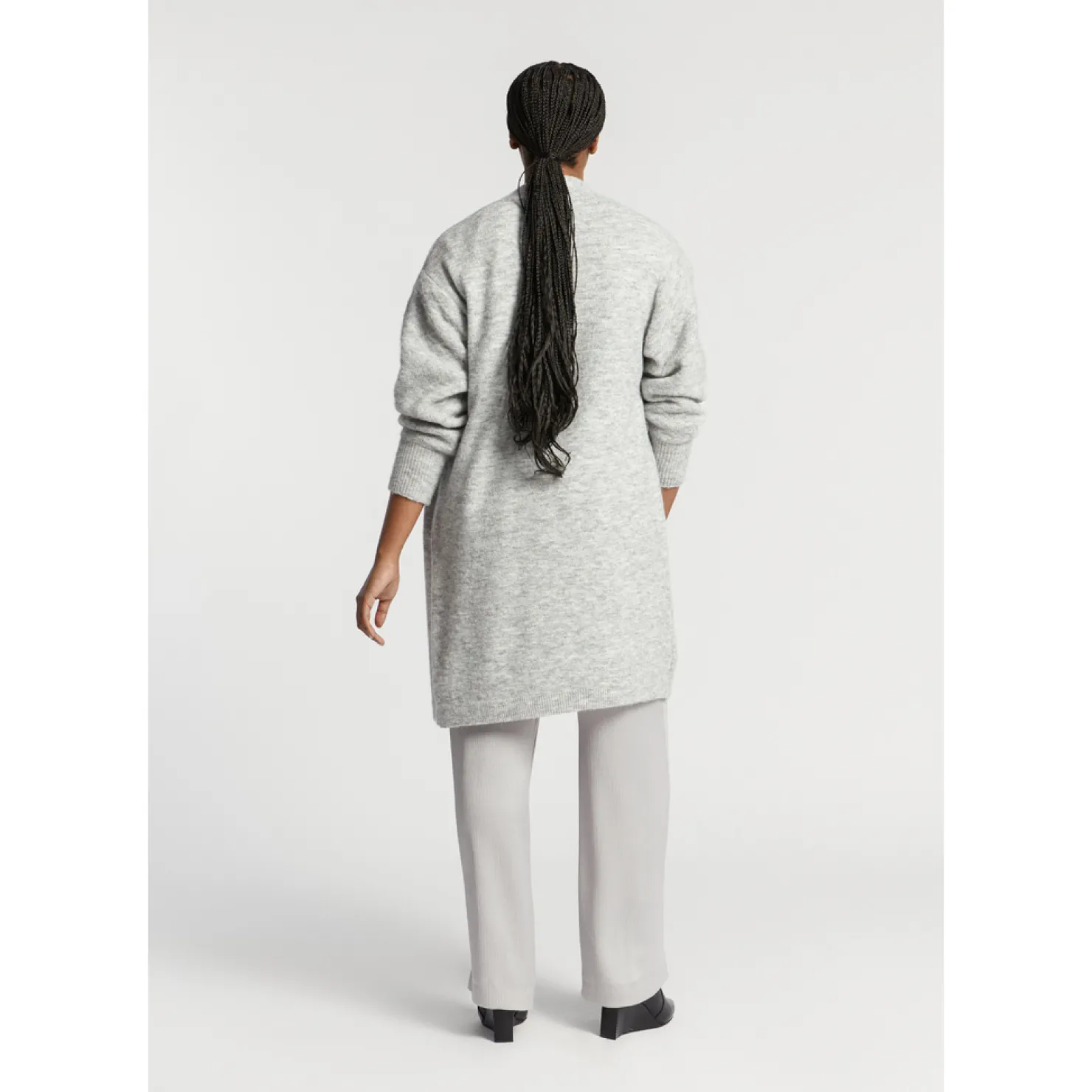 lange_gilet_van_alpacawol_13.webp DAMES Xandres Lange gilet van alpacawol