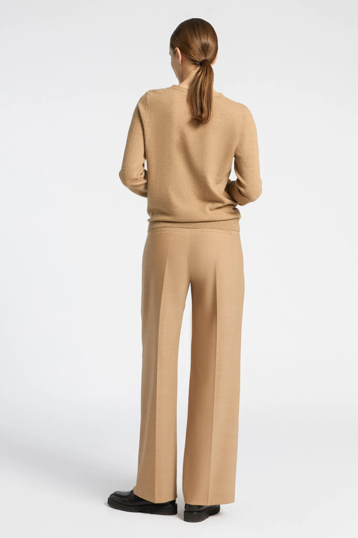 pull_met_knopen_op_schouder_3-1.webp DAMES Xandres Pull met knopen op schouder