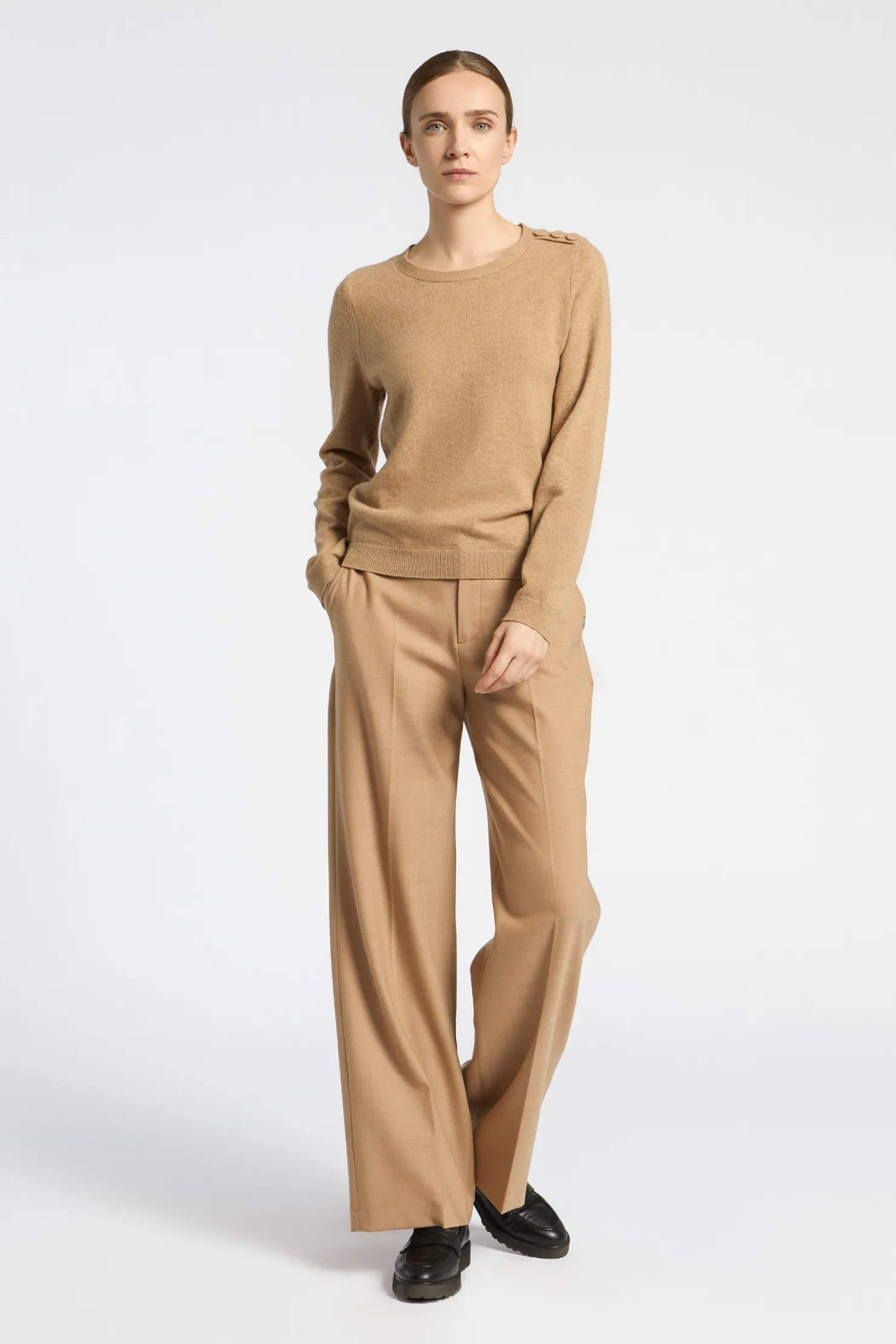 pull_met_knopen_op_schouder_4-1.webp DAMES Xandres Pull met knopen op schouder