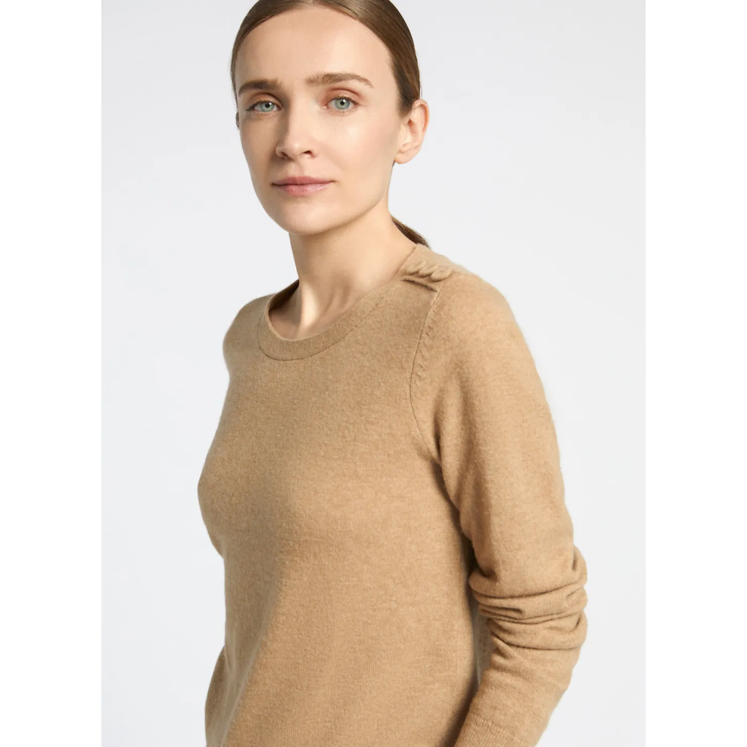 pull_met_knopen_op_schouder_7-1.webp DAMES Xandres Pull met knopen op schouder